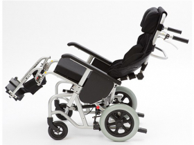 リクライニング型・ティルト型車いす